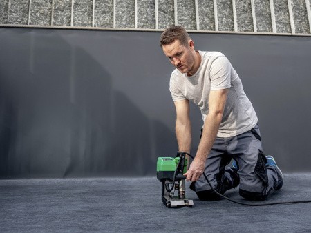 Сварочный полуавтомат UNIDRIVE 505 для сварки бассейнов, применение