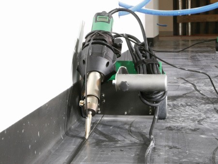 Сварочный автомат горячего воздуха (привод) MINIFLOOR работает на расстоянии все 51 мм до стены